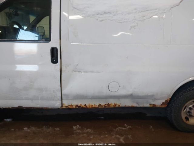Chevrolet Express Work Van Image 11