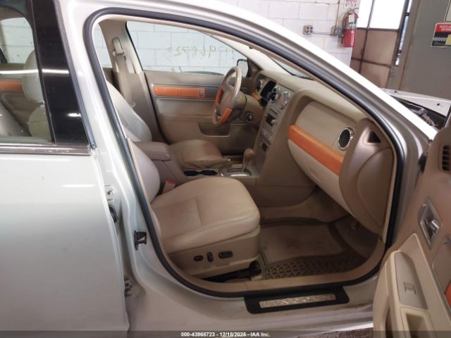 Lincoln Zephyr Image 9