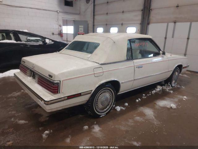 Chrysler Lebaron Image 6
