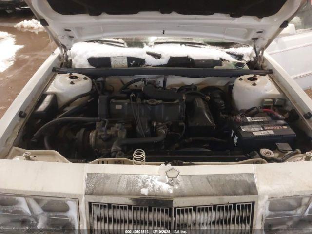 Chrysler Lebaron Image 12