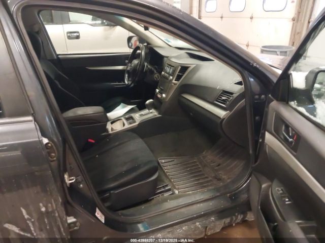 Subaru Outback 2.5i Premium Image 3