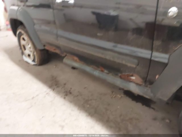 Jeep Liberty Sport Image 7