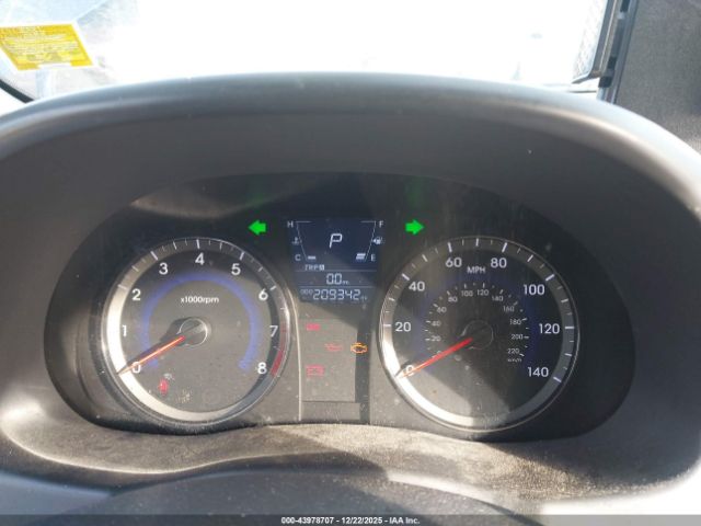 Hyundai ACCENT Gls Image 9