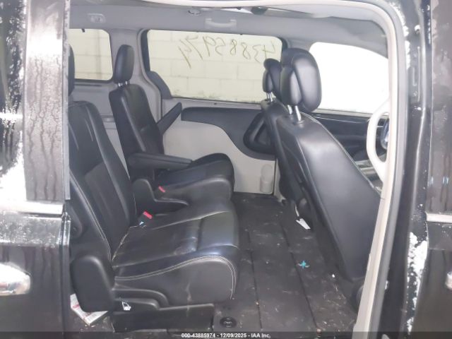 Chrysler Town & Country Touring-l Image 7