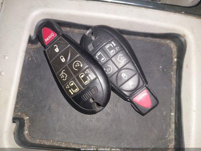 Chrysler Town & Country Touring-l Image 8