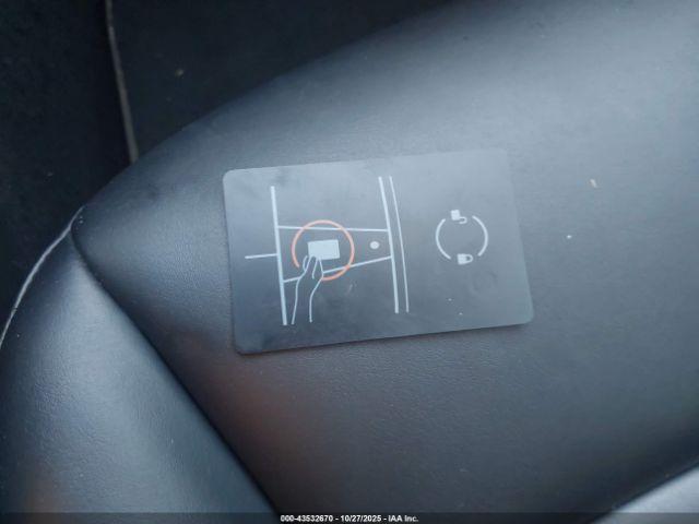 Tesla Model 3 Long Range Dual Motor All-wheel Drive Image 12