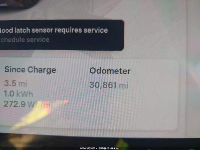 Tesla Model 3 Long Range Dual Motor All-wheel Drive Image 9