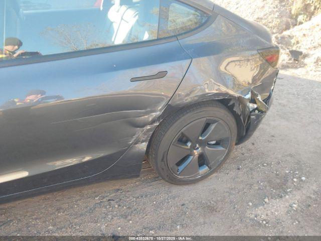 Tesla Model 3 Long Range Dual Motor All-wheel Drive Image 15