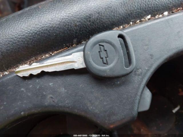 Chevrolet Silverado 1500 Work Truck Image 3