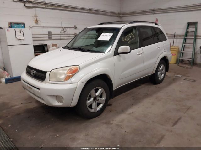 Toyota RAV4 Image 4