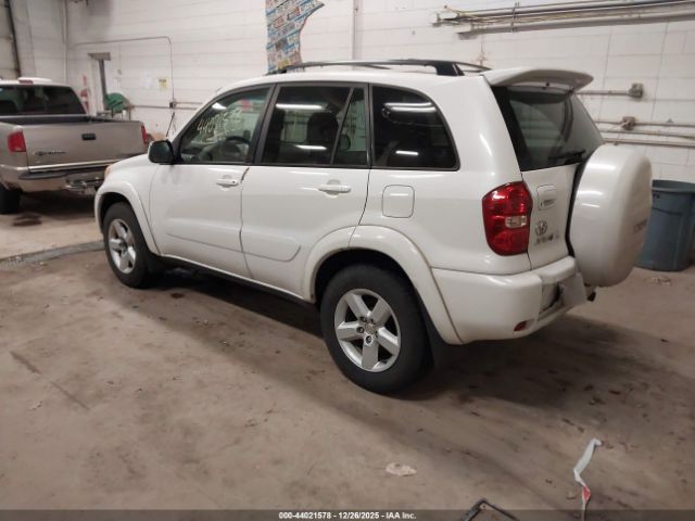 Toyota RAV4 Image 5
