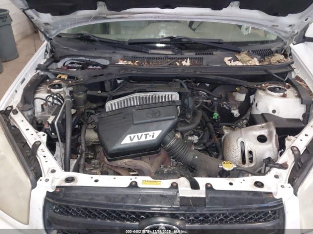 Toyota RAV4 Image 11