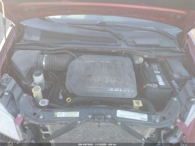 Chrysler Town & Country Touring Image 5