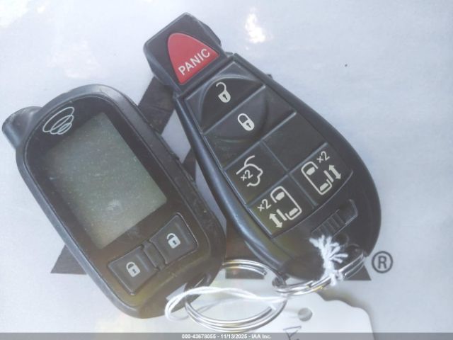 Chrysler Town & Country Touring Image 10