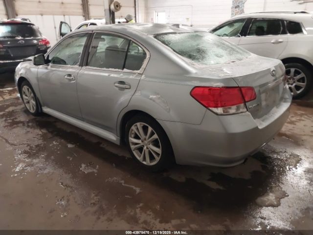 Subaru Legacy 2.5i Limited Image 2