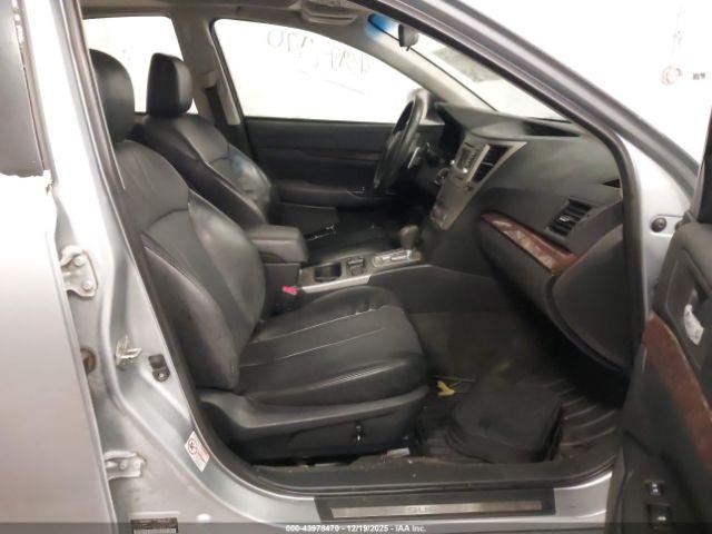 Subaru Legacy 2.5i Limited Image 6