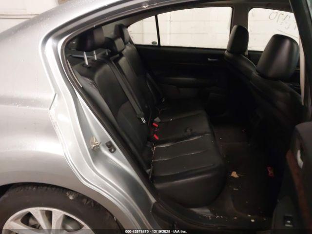 Subaru Legacy 2.5i Limited Image 10