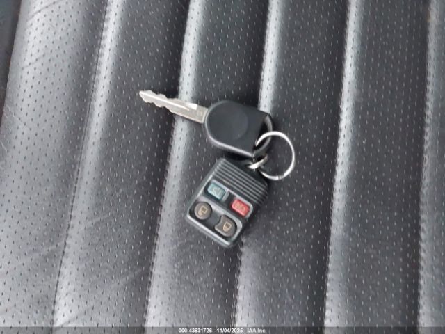 Ford Mustang Image 12