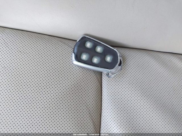 Cadillac XTS Luxury Image 12