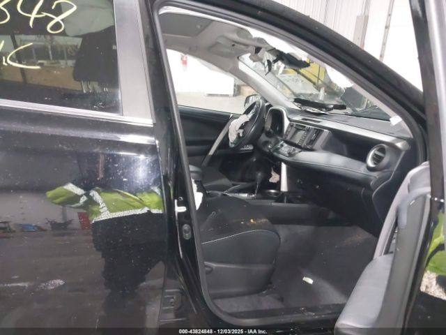 Toyota RAV4 Xle Image 5