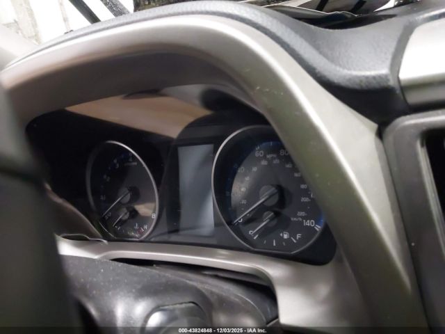 Toyota RAV4 Xle Image 9