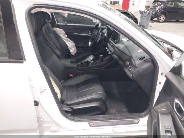 Acura Integra A-spec Image 3