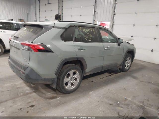 Toyota RAV4 Xle Image 11