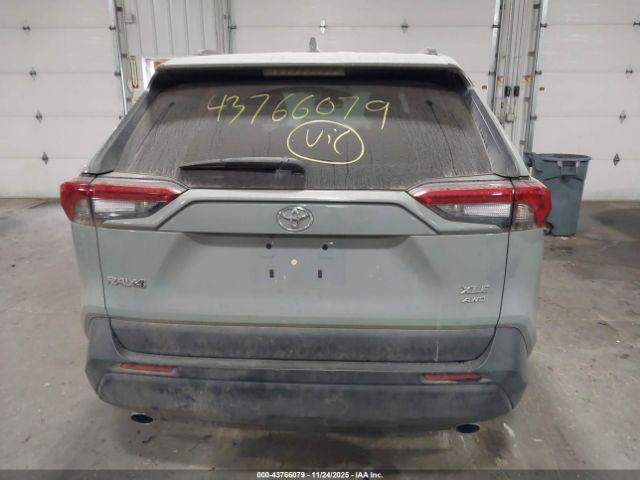 Toyota RAV4 Xle Image 10