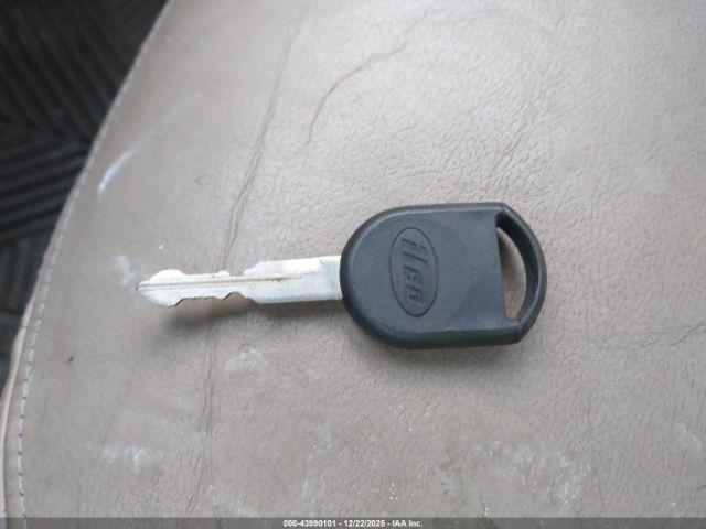 Ford Taurus Se Image 5