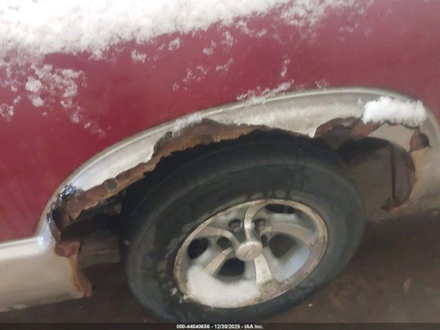 Chevrolet S-10 Ls Image 3