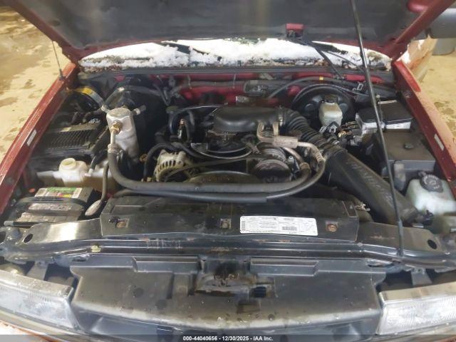 Chevrolet S-10 Ls Image 9