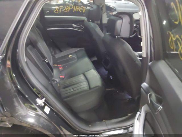 Audi e-tron Premium Quattro Image 13