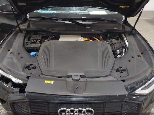 Audi e-tron Premium Quattro Image 15