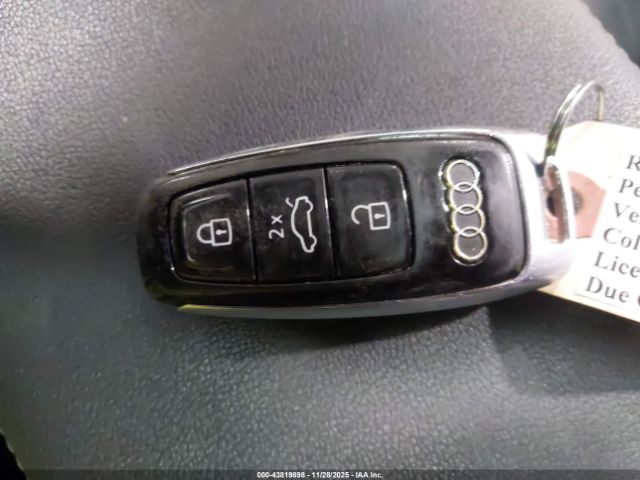 Audi e-tron Premium Quattro Image 17