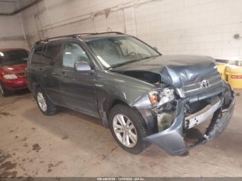  Salvage Toyota Highlander
