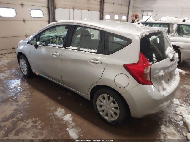 Nissan Versa Image 3