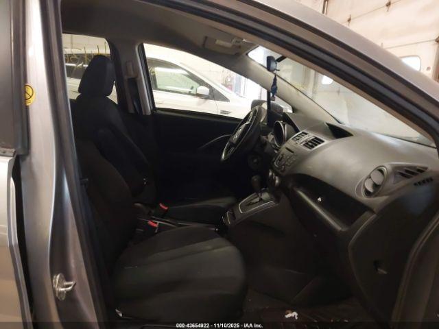 Mazda Mazda5 Sport Image 6