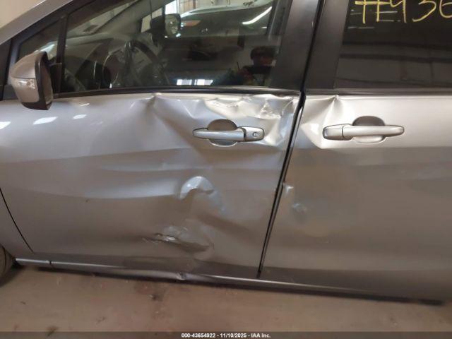 Mazda Mazda5 Sport Image 3