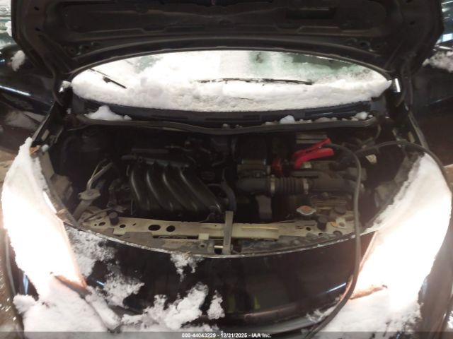 Nissan Versa Sv Image 2