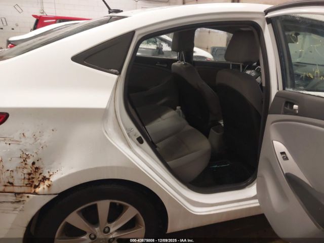 Hyundai ACCENT Se Image 9