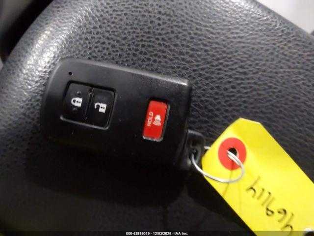 Toyota RAV4 Xle Image 9