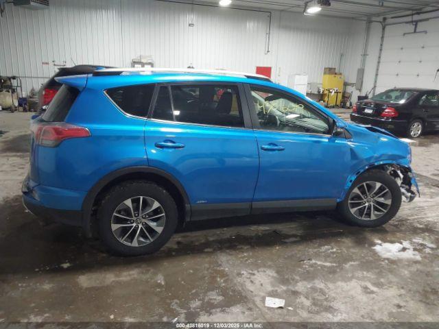 Toyota RAV4 Xle Image 3