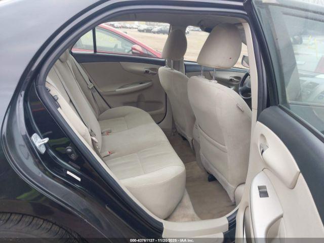 Toyota Corolla Le Image 12