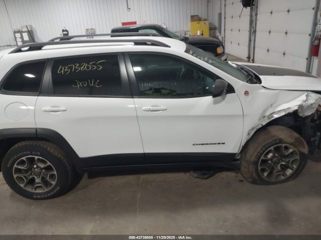 Jeep Cherokee Trailhawk 4x4 Image 14