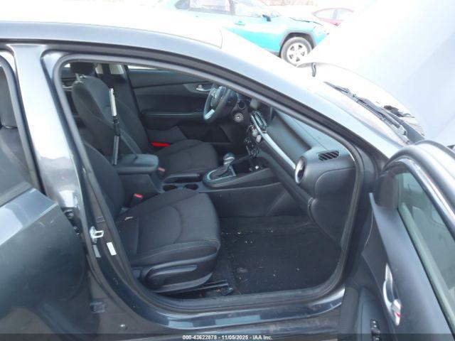 Kia Forte Lxs Image 15