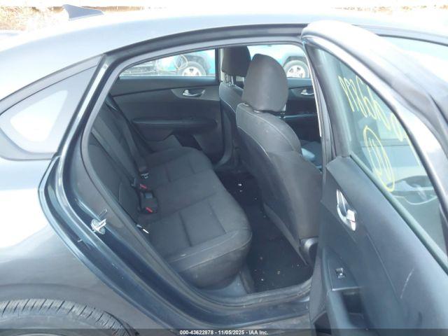 Kia Forte Lxs Image 4