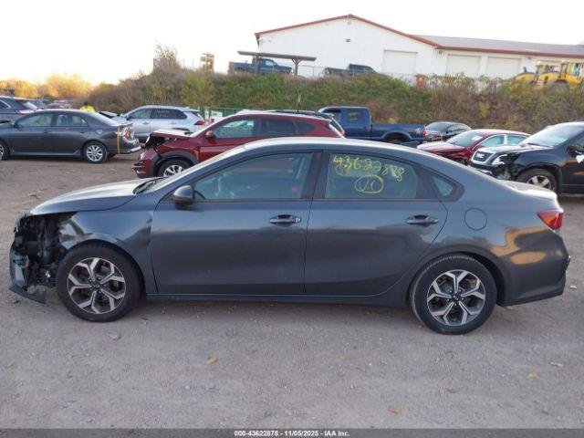 Kia Forte Lxs Image 14