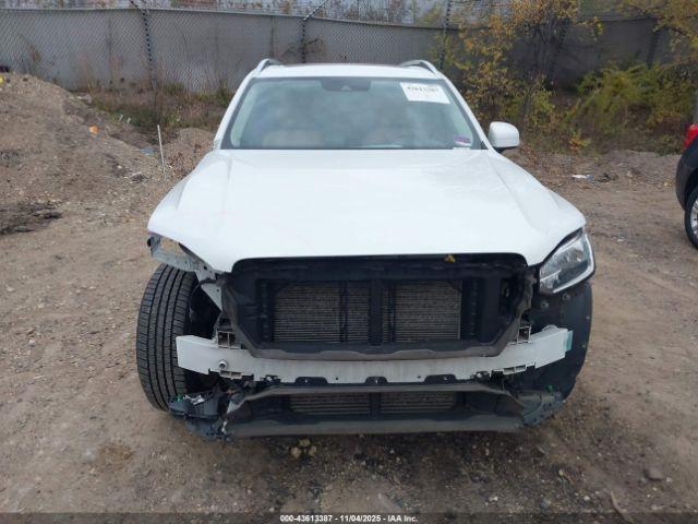 Volvo XC90 T5 Momentum Image 12