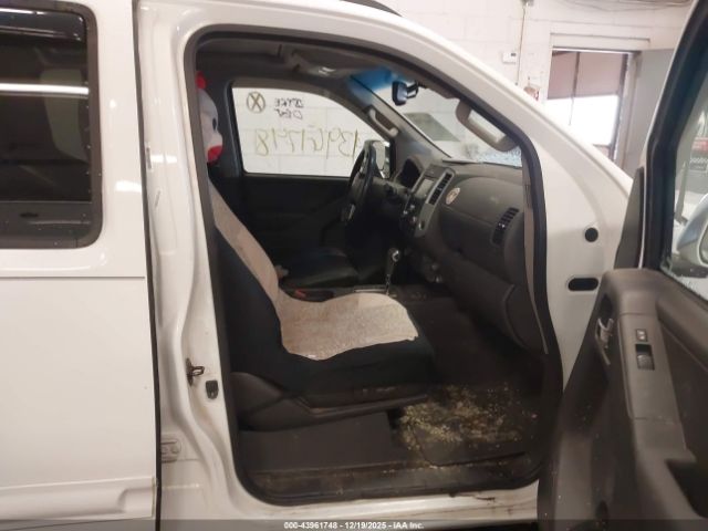 Nissan Frontier Pro-4x Image 10