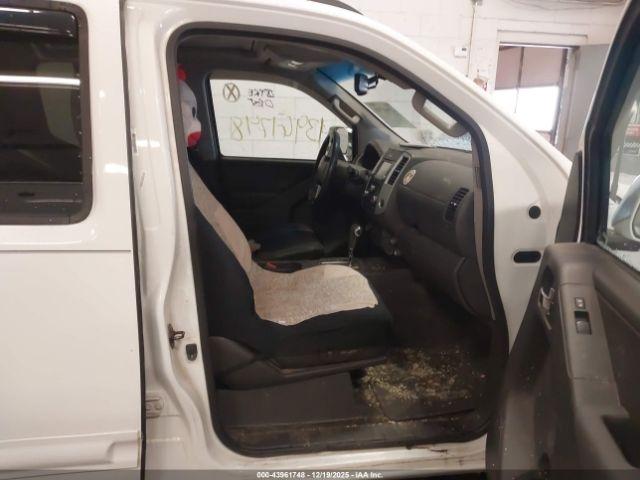 Nissan Frontier Pro-4x Image 10